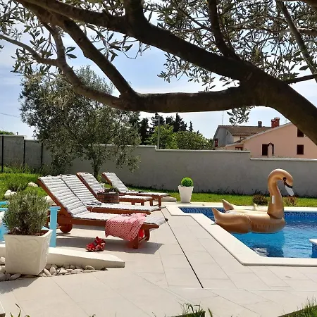 Apartment Mel & Steph With Private Pool * Pula