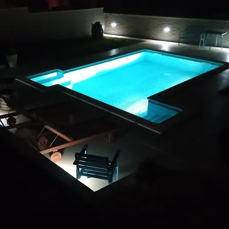 Apartment Mel & Steph With Private Pool Daire *