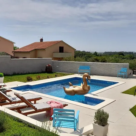 Daire Apartment Mel & Steph With Private Pool